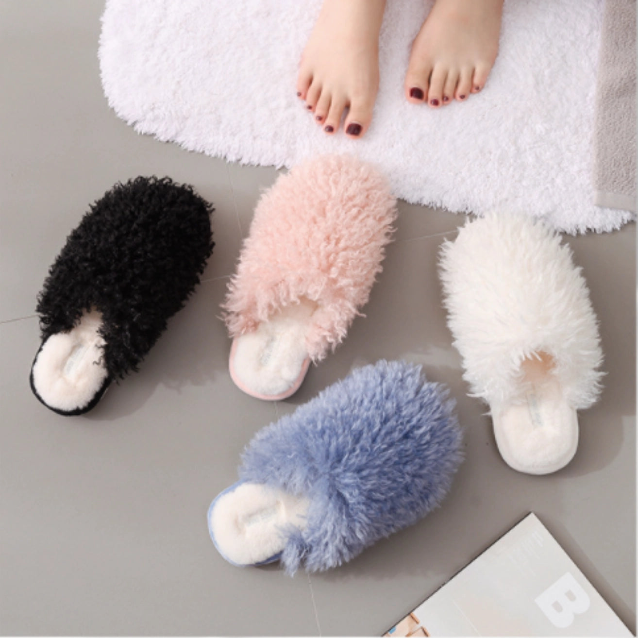 Fluffy Slippers (White)
